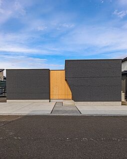 株式会社あめりか屋の施工事例「平屋×中庭×上質デザインのおうち:敦賀市」の画像