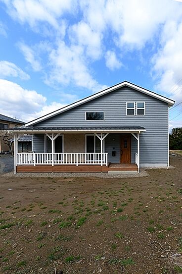 株式会社あめりか屋の施工事例「カバードポーチがおかわ!カリフォルニアスタイルのおうち:美浜町」の画像