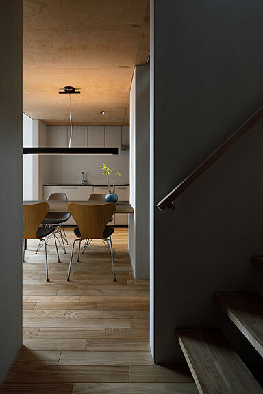 株式会社ユースフルハウスの施工事例「杉板ファサードと吹き抜けが印象的な住まい」の画像3