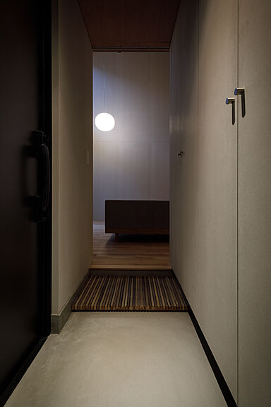 株式会社ユースフルハウスの施工事例「杉板ファサードと吹き抜けが印象的な住まい」の画像4