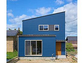 【KUMAKI。】株式会社熊木住建の施工事例「長野市/3LDK/セミオーダーハウス|片流れ屋根の家族みんなでのびのび暮らせる家」の画像1