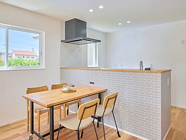 【KUMAKI。】株式会社熊木住建の施工事例「長野市/3LDK/セミオーダーハウス|片流れ屋根の家族みんなでのびのび暮らせる家」の画像5