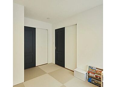 【KUMAKI。】株式会社熊木住建の施工事例「千曲市/3LDK|家事ラク動線と開放感。グリーンの外観が映えるのびやかな平屋。」の画像5