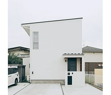 【KUMAKI。】株式会社熊木住建の施工事例「4LDK|仲良し家族が自然に集まるリビング共有スタイル。フルオーダーの二世帯住宅」の画像1