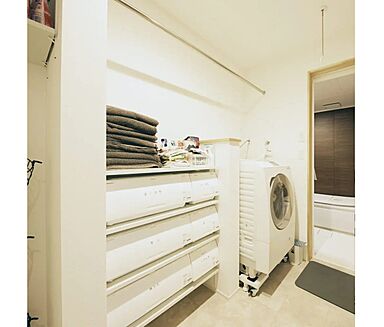 【KUMAKI。】株式会社熊木住建の施工事例「4LDK|仲良し家族が自然に集まるリビング共有スタイル。フルオーダーの二世帯住宅」の画像6