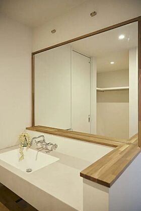 【KUMAKI。】株式会社熊木住建の施工事例「長野市/3LDK|借景×お家キャンプを愉しむ。木の温もりと開放感に満ちた家。」の画像6