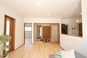 デキノヤホームの施工事例「白×木目の明るい家」の画像2