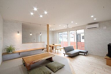 デキノヤホームの施工事例「広いLDKでみんなが集える家」の画像
