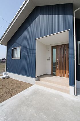 デキノヤホームの施工事例「玄関に手洗い場のある家」の画像2