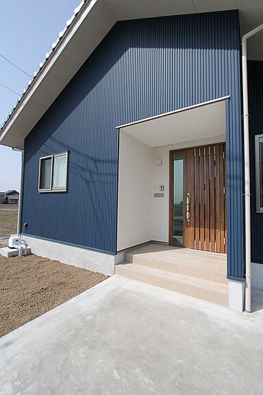 デキノヤホームの施工事例「玄関に手洗い場のある家」の画像2