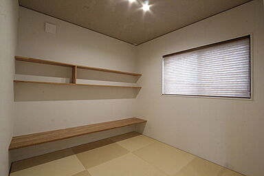 デキノヤホームの施工事例「床にナラの無垢材を使用したあたたかみのある家」の画像4