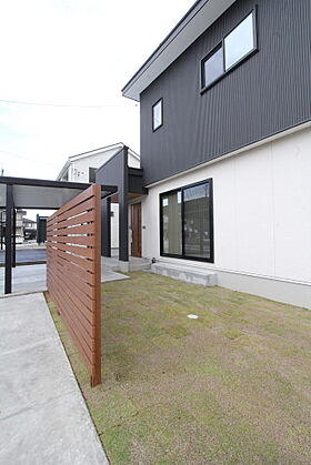 デキノヤホームの施工事例「床にナラの無垢材を使用したあたたかみのある家」の画像5