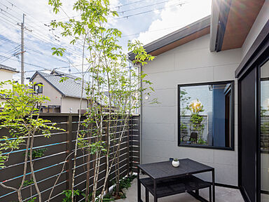 アーキホームライフ 北近畿の施工事例「自宅でグランピング気分。空とつながる「アウトドアリビング」のある家」の画像4