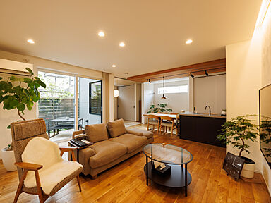 アーキホームライフ 京滋の施工事例「自宅でグランピング気分。空とつながる「アウトドアリビング」のある家」の画像1