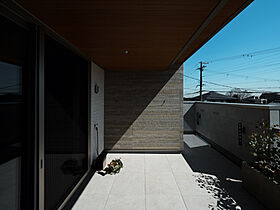 アーキホームライフ 南大阪の施工事例「夜景を一望できるリビングバルコニーが映えるビルトインガレージハウス」の画像9