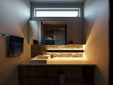 アーキホームライフ 神戸の施工事例「夜景を一望できるリビングバルコニーが映えるビルトインガレージハウス」の画像7