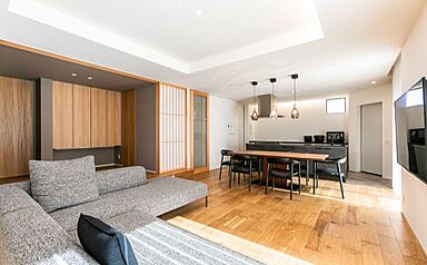 株式会社ライフステージ / ナチュラルハウスの施工事例「グレーの外観が映える、静かで美しい和モダンの家」の画像1