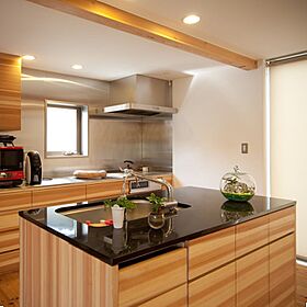 新産住拓株式会社の施工事例「【薪ストーブ/グッドデザイン賞受賞】熊本の杉材を使った自然感じる住まい」の画像4