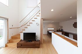 新産住拓株式会社の施工事例「【外構/和モダン/2階建て】木組みのエクステリアで自然とつながる暮らし」の画像8