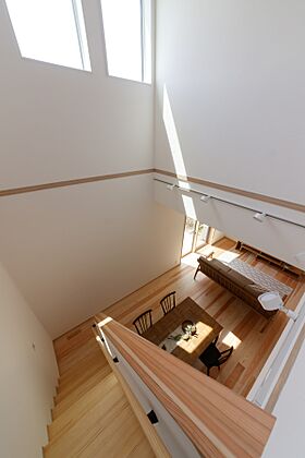 株式会社暮匠の施工事例「ウェルビーイングに暮らす、心地よい吹き抜けのある家」の画像4