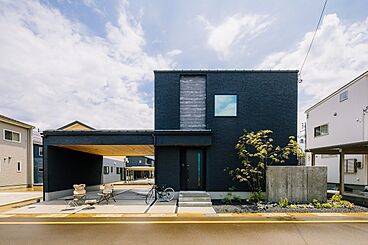 アサヒアレックスホールディングス株式会社(新潟)の施工事例「ガレージと回遊動線で暮らしをデザインしたセミオーダーの家」の画像