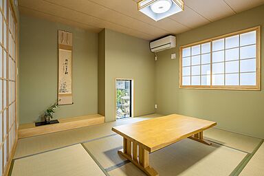 株式会社ビルドアートの施工事例「日本庭園とダウンフロアキッチンのある和モダン3階建て」の画像5