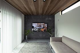株式会社ビルドアートの施工事例「通路をファミリークローゼットにした、完全分離型3階建て二世帯住宅」の画像2
