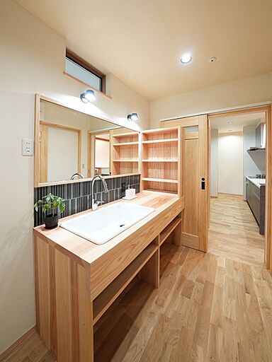 株式会社リソーケンセツの施工事例「千葉県野田市|42坪 平屋住宅5LDK|親子三世代が暮らす無垢の家」の画像3