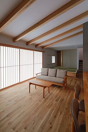 富田製材株式会社の施工事例「畔の家 景色と暮らす、別荘のような日常」の画像5