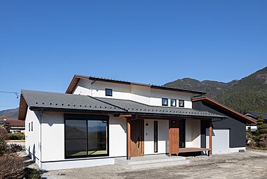 富田製材株式会社の施工事例「3世帯が集うインナーガレージのある家」の画像