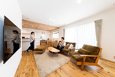 株式会社フィックスホームの施工事例「フレキシブルな変化を楽しみながら、心地よく暮らす家」の画像1