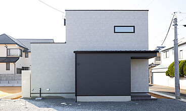 島色工務店の施工事例「日常を少し特別に。モノトーンが映えるホテルライクな暮らし」の画像