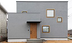 平屋生活の施工事例「超撥水「Sto」とモールテックスで魅せる広々LDK+ヒミツの空間がある家」の画像