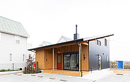 積水ハウス イズ熊本展示場の施工事例「高松市|薪ストーブのぬくもりに癒される、心地よい理容院」の画像