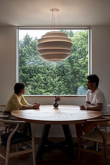 グラントモノ建築設計事務所 【軽井沢スタジオ】の施工事例「桜に臨む家【平屋/ガレージ/別荘/移住】」の画像2