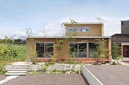 グラントモノ建築設計事務所 【軽井沢スタジオ】の施工事例「風景に添える家」の画像