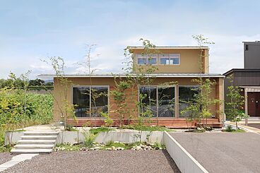 グラントモノ建築設計事務所 【軽井沢スタジオ】の施工事例「風景に添える家」の画像