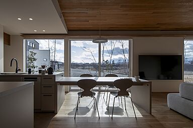 グラントモノ建築設計事務所 【軽井沢スタジオ】の施工事例「風景に添える家」の画像3