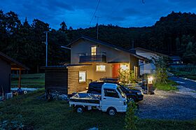 ゆたか建設株式会社 Yutakaの施工事例「薪ストーブのある土間玄関&離れのある家」の画像1