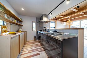 ゆたか建設株式会社 Yutakaの施工事例「土間と離れとパッシブソーラーの家」の画像7