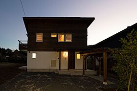 ゆたか建設株式会社 Yutakaの施工事例「薪ストーブと離れのある家」のメイン画像