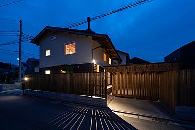 ゆたか建設株式会社 Yutakaの施工事例「えんとつのある仲良しの家」の画像1