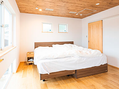 アーキホームライフ 岐阜エリアの施工事例「吹き抜けリビングと景色を楽しむ、木のぬくもりあふれる家」の画像10