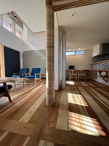 ESK設計一級建築士事務所合同会社の施工事例「天井の高いリビング、朝日の入る台所、全館冷暖房」の画像4