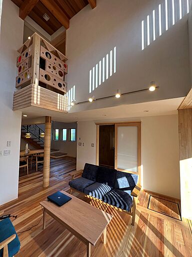 ESK設計一級建築士事務所合同会社の施工事例「天井の高いリビング、朝日の入る台所、全館冷暖房」の画像7