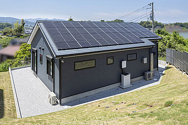 株式会社八幡 青梅店の施工事例「【C値0.39/太陽光発電20.46kW】数値が裏付ける快適性を実感する家」の画像9
