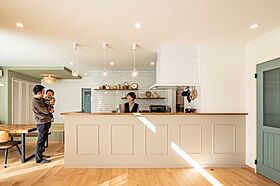 ぽっくハウスの施工事例「木の勾配天井と隠し扉。家族の時間も趣味も楽しむ家」の画像3
