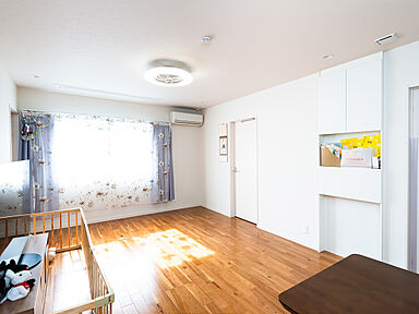 株式会社細田工務店の施工事例「ご実家を建替えて、二世帯で暮らす住まいへ/東京都杉並区 R様邸」の画像1