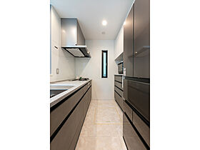 株式会社細田工務店の施工事例「間口4.2mに建つ、最大限に敷地を活かした住まい」の画像9