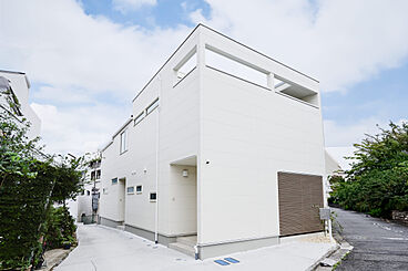 株式会社細田工務店の施工事例「二世帯で暮らす、シンプルでシームレスな家」の画像
